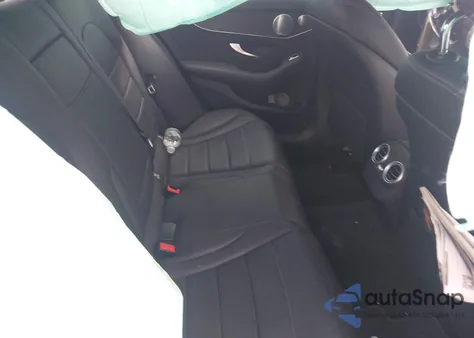 2021 Mercedes-Benz C 300 4Matic z USA, uszkodzony, nr VIN W1KWF8EB2MR618705